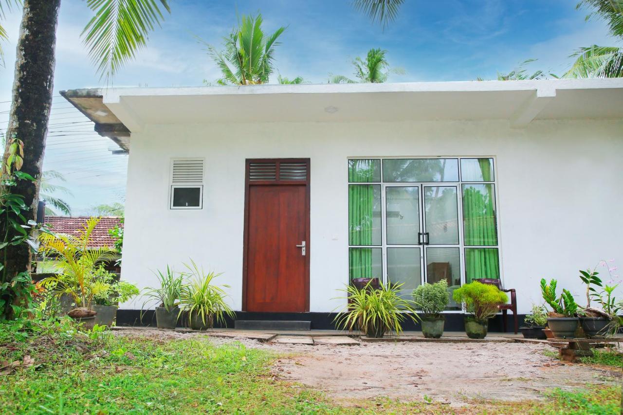 Sandy Palms Guesthouse Hikkaduwa Exterior photo
