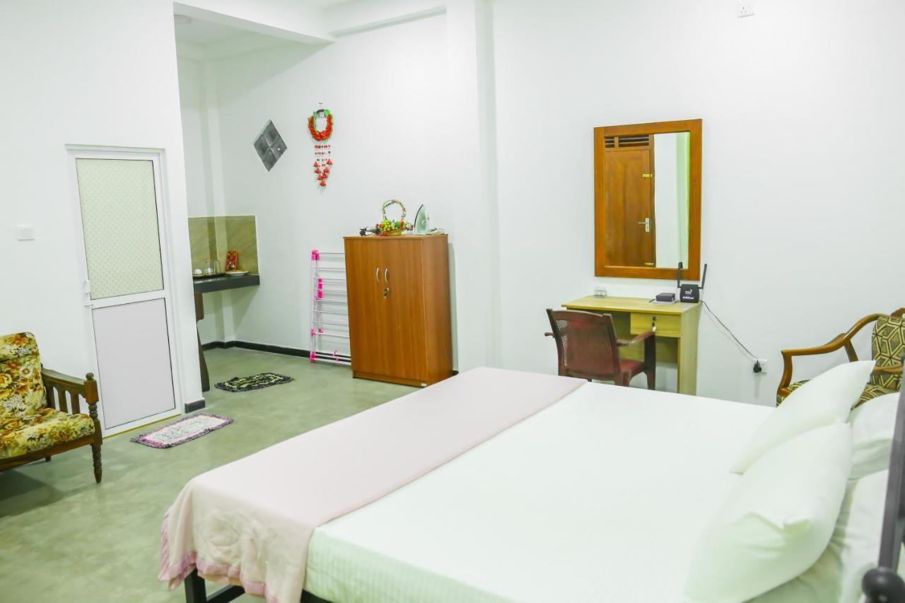 Sandy Palms Guesthouse Hikkaduwa Exterior photo