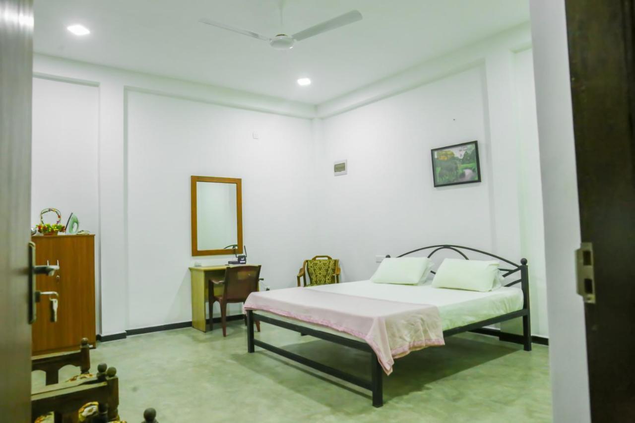 Sandy Palms Guesthouse Hikkaduwa Exterior photo