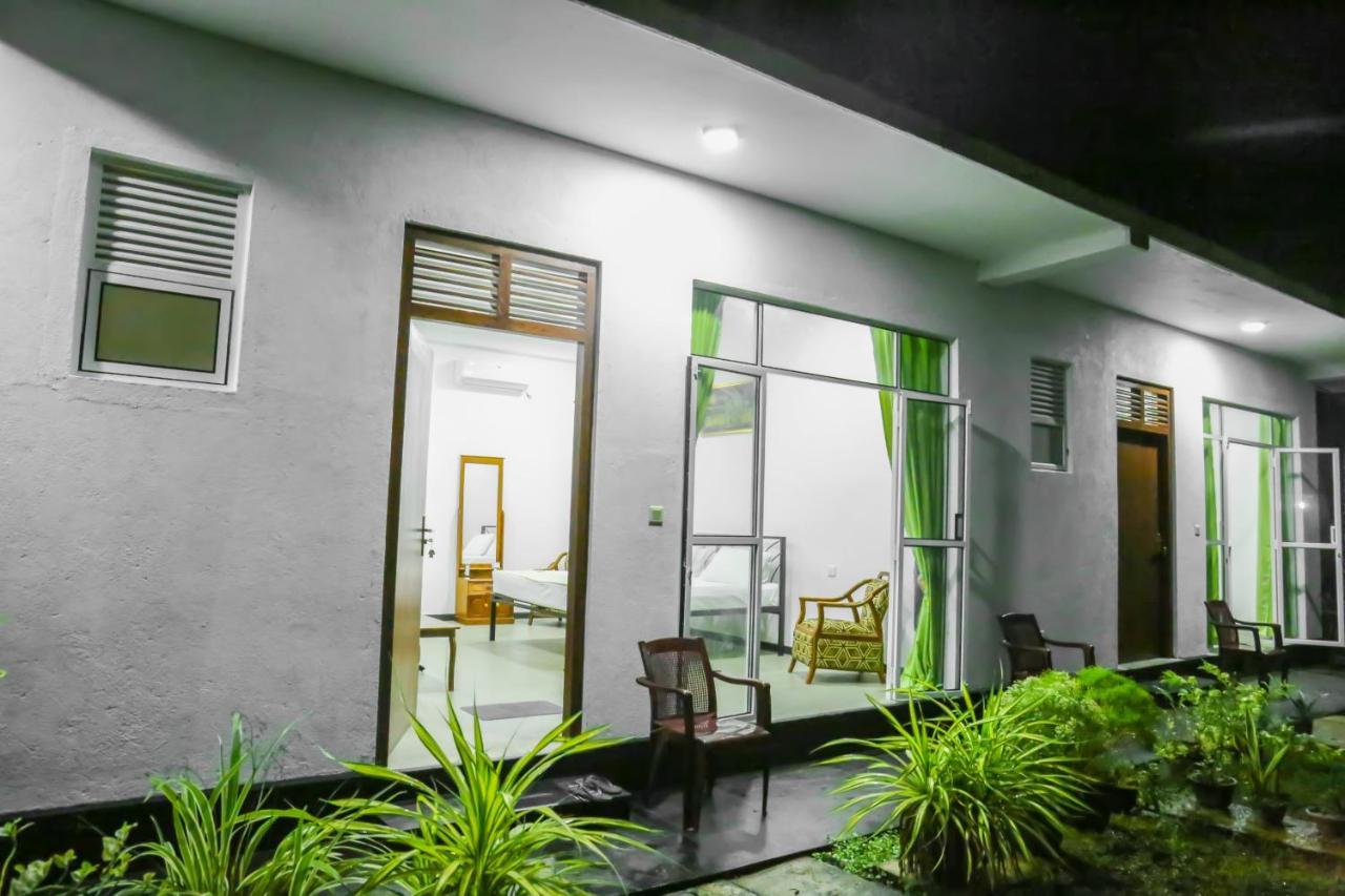 Sandy Palms Guesthouse Hikkaduwa Exterior photo