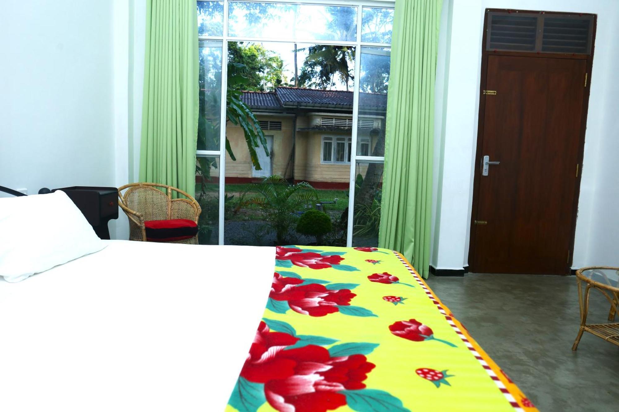 Sandy Palms Guesthouse Hikkaduwa Exterior photo