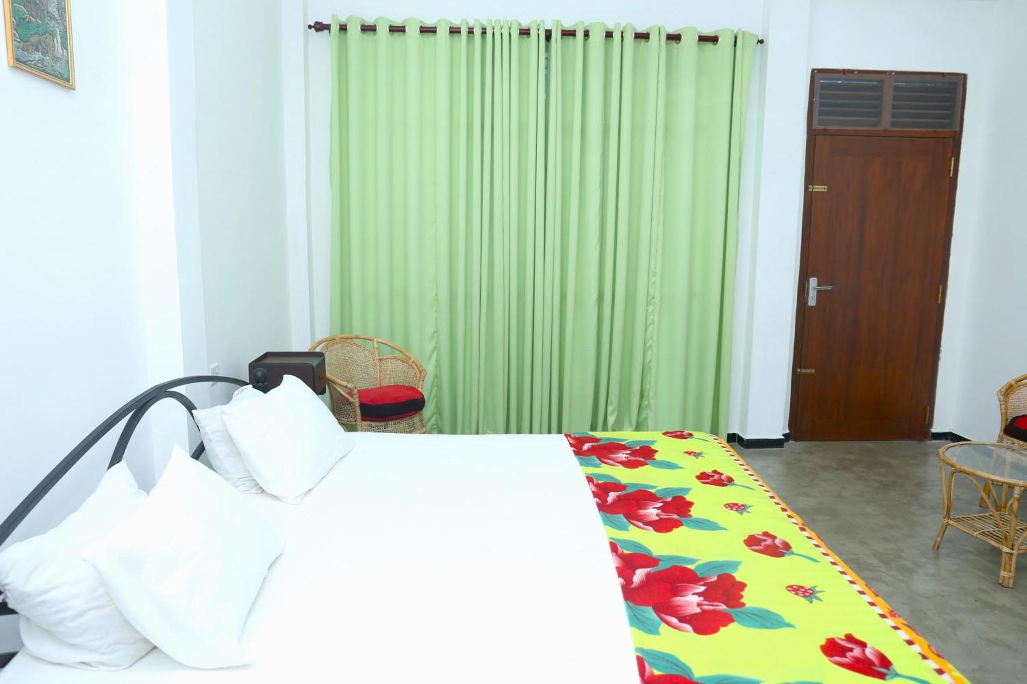 Sandy Palms Guesthouse Hikkaduwa Exterior photo