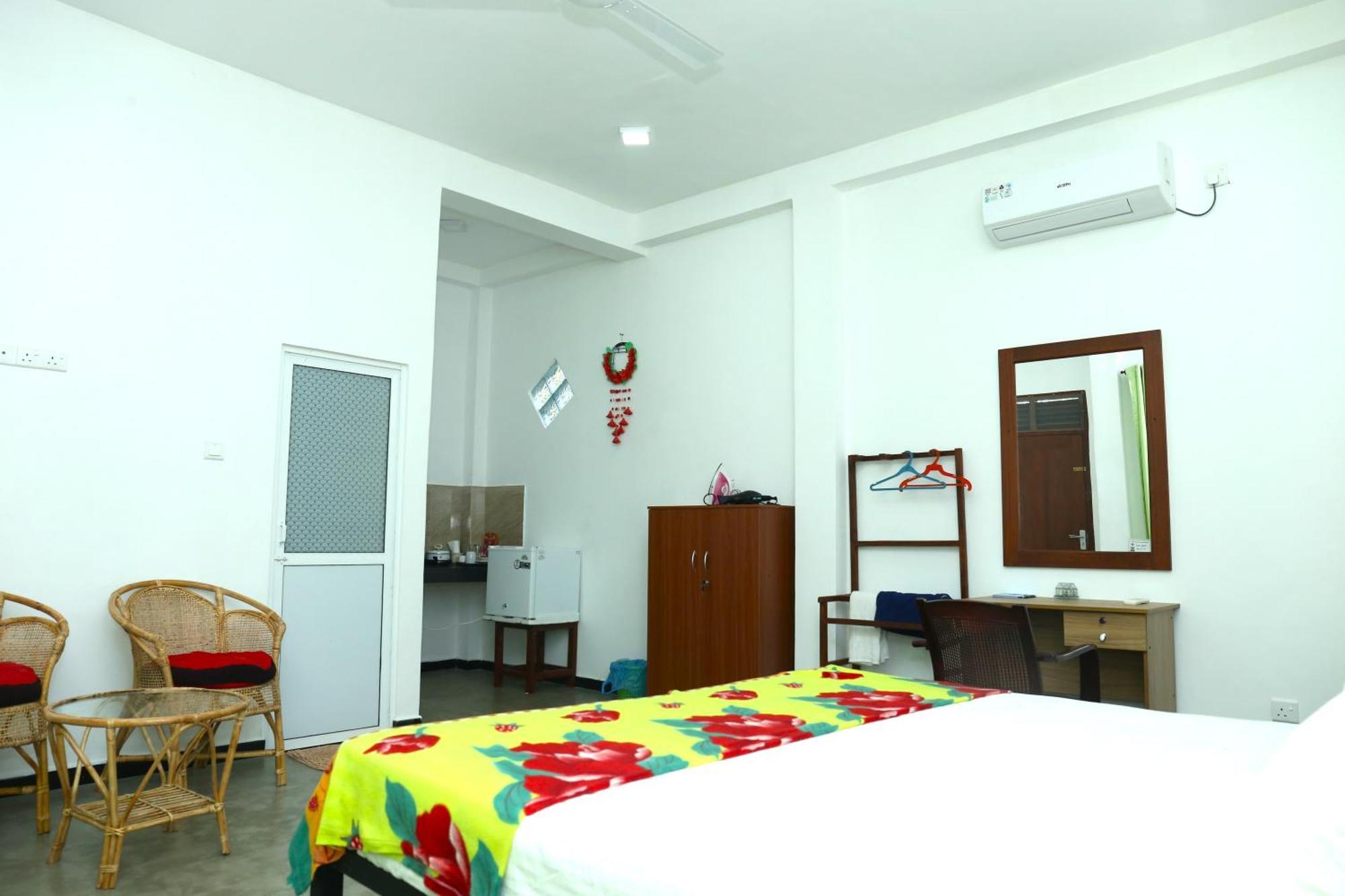 Sandy Palms Guesthouse Hikkaduwa Exterior photo