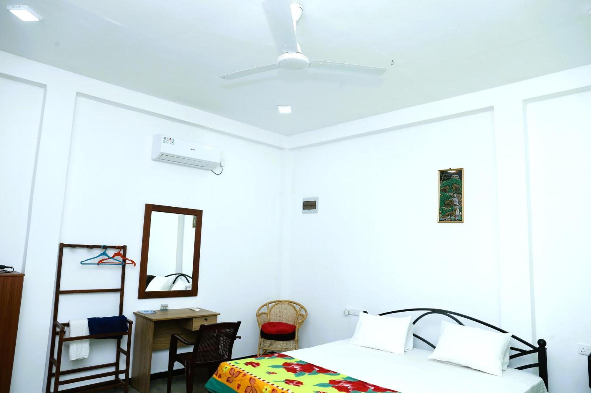 Sandy Palms Guesthouse Hikkaduwa Exterior photo